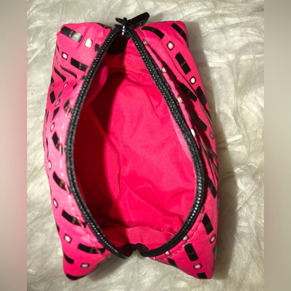 🌺Chanel cosmetic bag🌺 - Picture 9 of 9